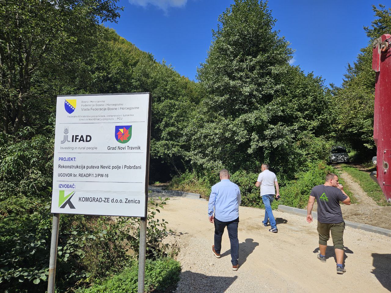 Primopredaja projekata rekonstrukcije prometnica: Suradnja Novog Travnika i IFAD-a